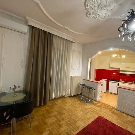 Apartment With Balcony And Ac Next To Danube Budapeste Exterior foto
